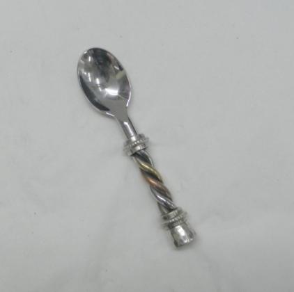 Cutlery — Cutlery